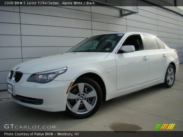 2008 BMW 5 Series 528xi Sedan in Alpine White