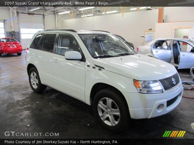 2007 Suzuki Grand Vitara Luxury 4x4 in White Pearl