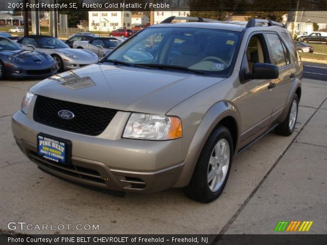 2005 Ford Freestyle SE in Pueblo Gold Metallic