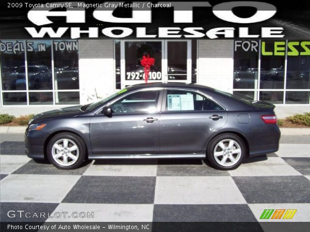 2009 Toyota Camry SE in Magnetic Gray Metallic