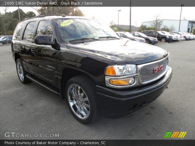 2005 GMC Yukon Denali AWD in Onyx Black