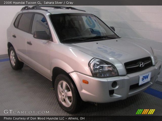 2006 Hyundai Tucson GL in Sahara Silver