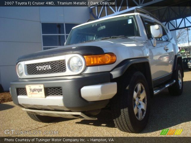 2007 Toyota FJ Cruiser 4WD in Titanium Metallic