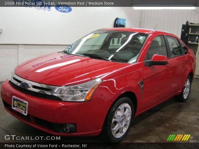 2008 Ford Focus SES Sedan in Vermillion Red