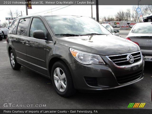 2010 Volkswagen Routan SE in Meteor Gray Metallic