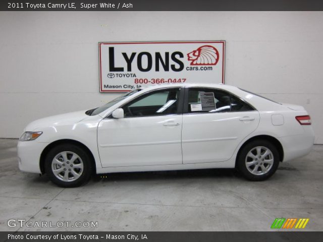 2011 Toyota Camry LE in Super White