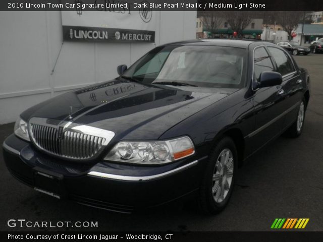 2010 Lincoln Town Car Signature Limited in Dark Blue Pearl Metallic