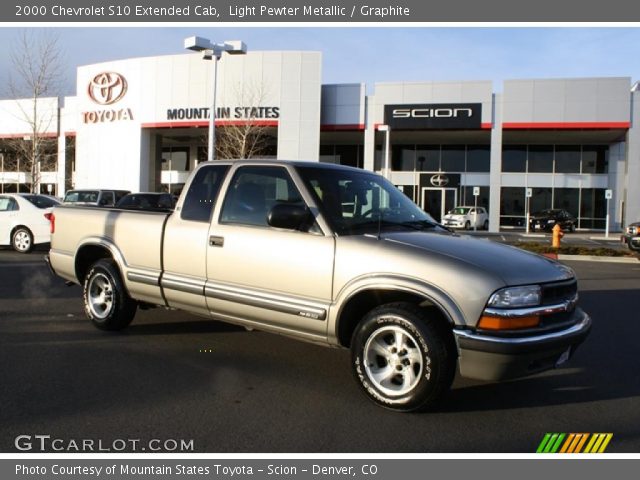 2000 Chevrolet S10 Extended Cab in Light Pewter Metallic