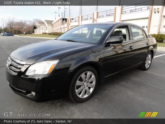2005 Toyota Avalon XLS in Black