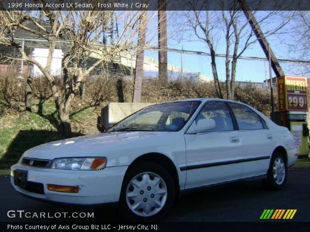 1996 Honda Accord LX Sedan in Frost White
