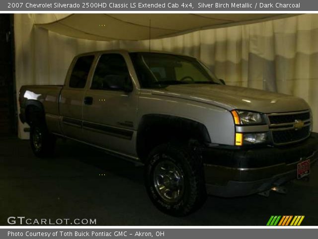 2007 Chevrolet Silverado 2500HD Classic LS Extended Cab 4x4 in Silver Birch Metallic