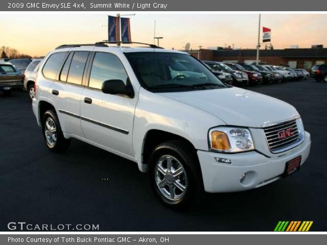 2009 GMC Envoy SLE 4x4 in Summit White