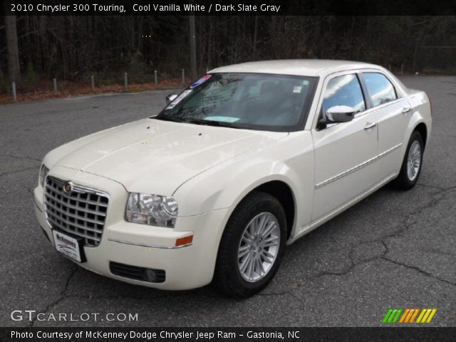 2010 Chrysler 300 Touring in Cool Vanilla White