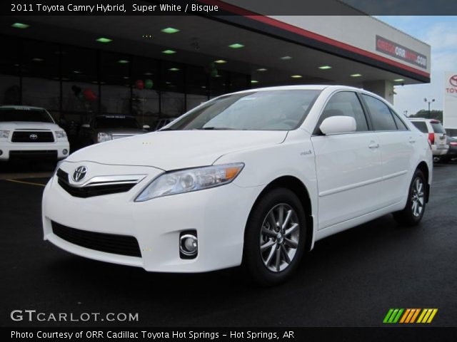 2011 Toyota Camry Hybrid in Super White