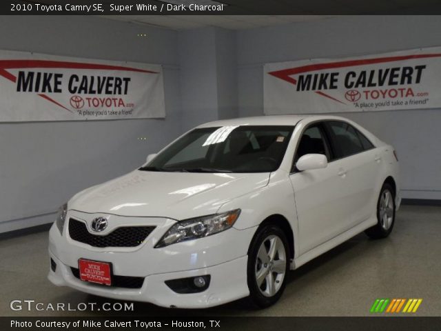 2010 Toyota Camry SE in Super White