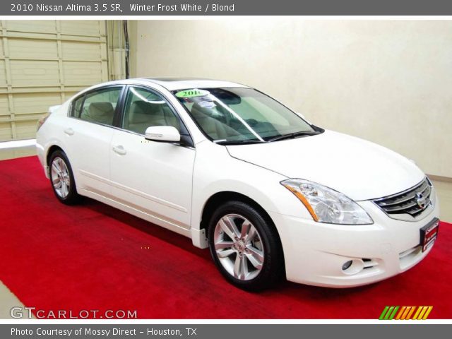 2010 Nissan Altima 3.5 SR in Winter Frost White