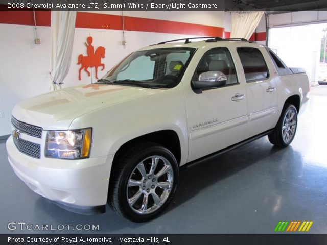 2008 Chevrolet Avalanche LTZ in Summit White