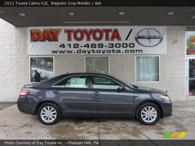 2011 Toyota Camry XLE in Magnetic Gray Metallic