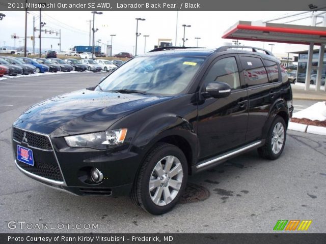 2011 Mitsubishi Outlander SE AWD in Labrador Black Pearl