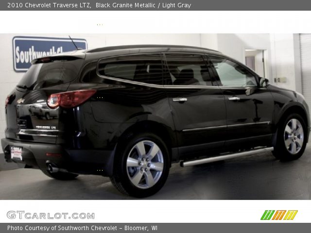 2010 Chevrolet Traverse LTZ in Black Granite Metallic