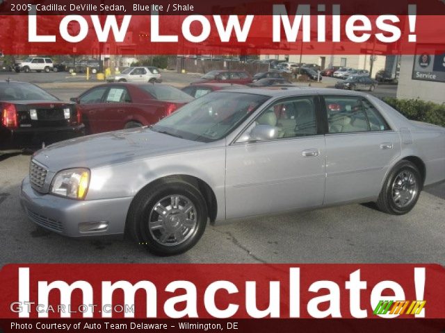 2005 Cadillac DeVille Sedan in Blue Ice