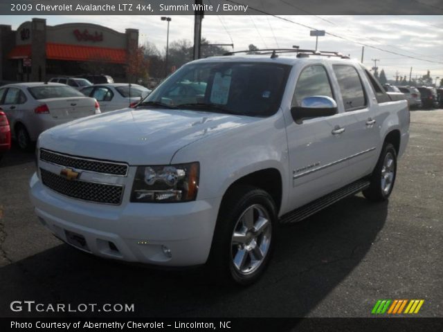 2009 Chevrolet Avalanche LTZ 4x4 in Summit White