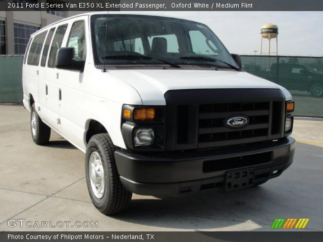 2011 Ford E Series Van E350 XL Extended Passenger in Oxford White
