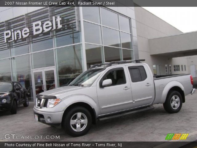 2007 Nissan Frontier LE Crew Cab 4x4 in Radiant Silver