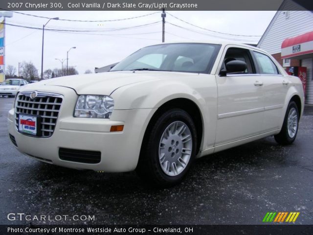 2007 Chrysler 300  in Cool Vanilla