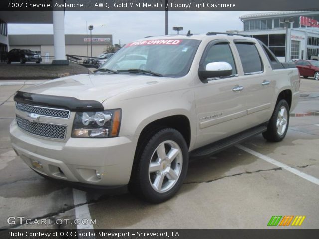 2007 Chevrolet Avalanche LT 4WD in Gold Mist Metallic