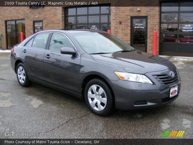 2009 Toyota Camry LE in Magnetic Gray Metallic