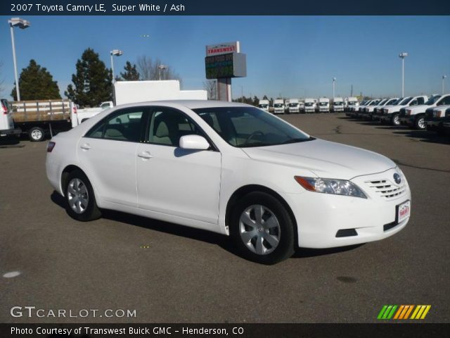 2007 Toyota Camry LE in Super White