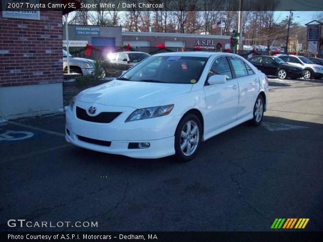 2007 Toyota Camry SE in Super White
