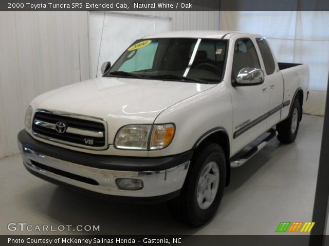 2000 Toyota Tundra SR5 Extended Cab in Natural White