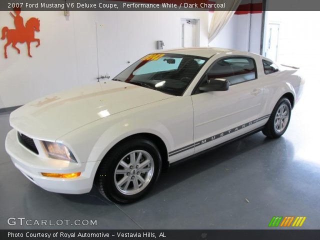 2007 Ford Mustang V6 Deluxe Coupe in Performance White