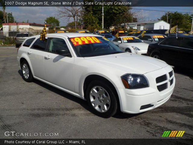 2007 Dodge Magnum SE in Stone White