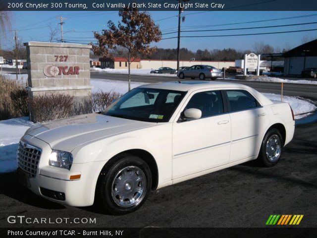 2006 Chrysler 300 Touring in Cool Vanilla