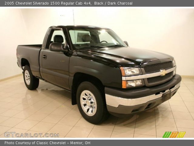 2005 Chevrolet Silverado 1500 Regular Cab 4x4 in Black