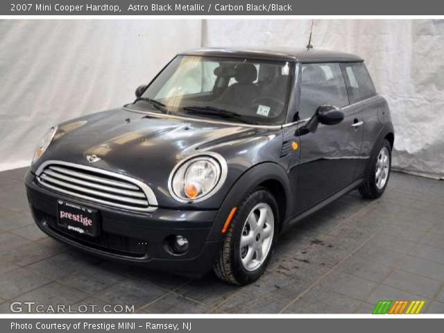2007 Mini Cooper Hardtop in Astro Black Metallic