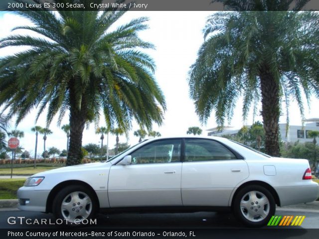 2000 Lexus ES 300 Sedan in Crystal White