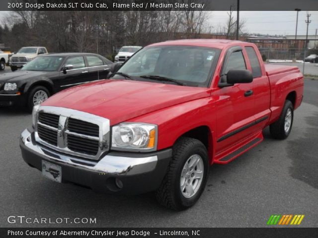 2005 Dodge Dakota SLT Club Cab in Flame Red