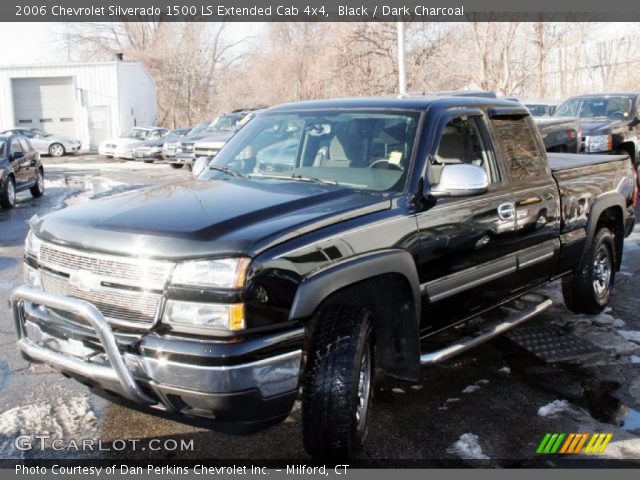 2006 Chevrolet Silverado 1500 LS Extended Cab 4x4 in Black