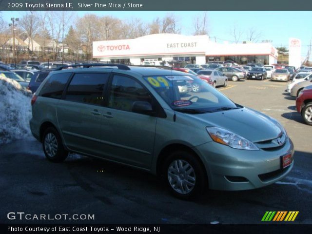 2009 Toyota Sienna LE in Silver Pine Mica