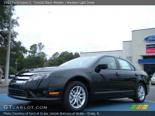 2011 Ford Fusion S in Tuxedo Black Metallic