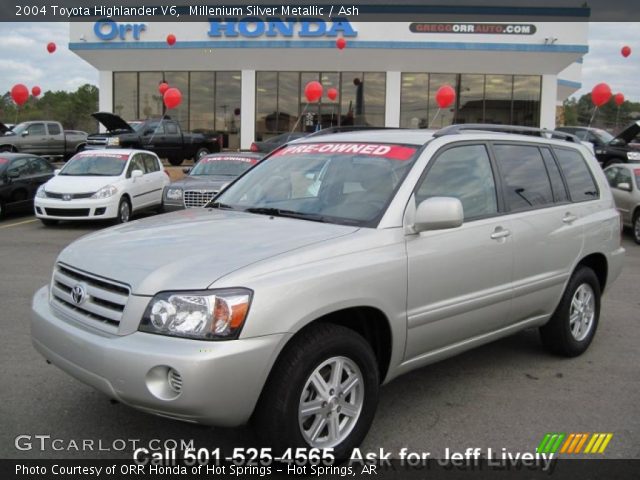 2004 Toyota Highlander V6 in Millenium Silver Metallic