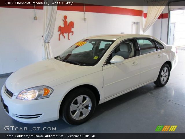 2007 Chevrolet Impala LT in White