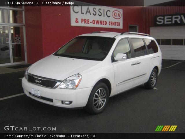 2011 Kia Sedona EX in Clear White