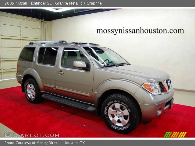 2005 Nissan Pathfinder SE in Granite Metallic