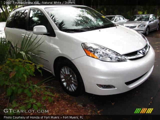 2007 Toyota Sienna XLE in Natural White