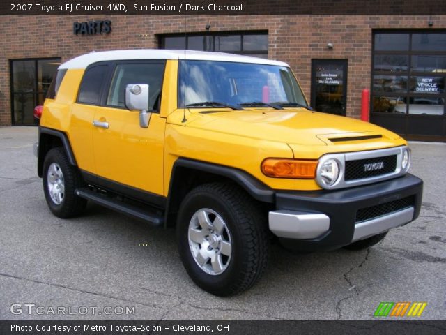 2007 Toyota FJ Cruiser 4WD in Sun Fusion